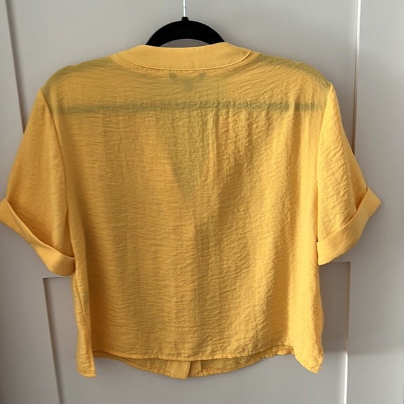 Yellow blouse - Picture 3 of 3